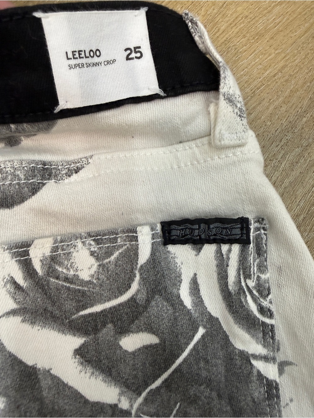 Hudson Jeans Leeloo Super Skinny Crop in White and Gray Floral Print